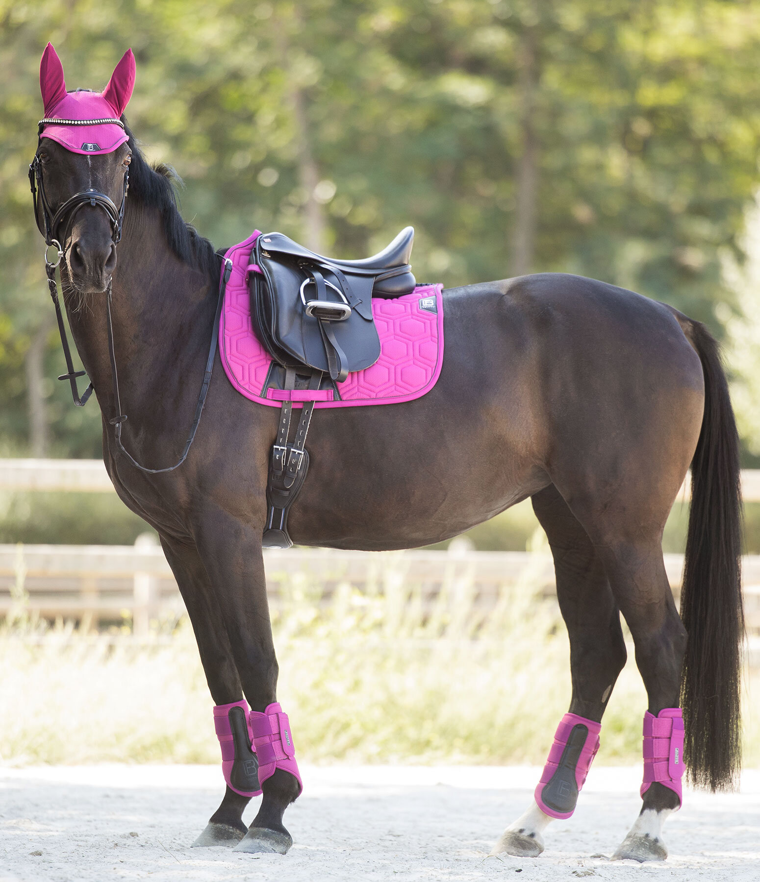 Outfit Mesh Technology in luminous-pink